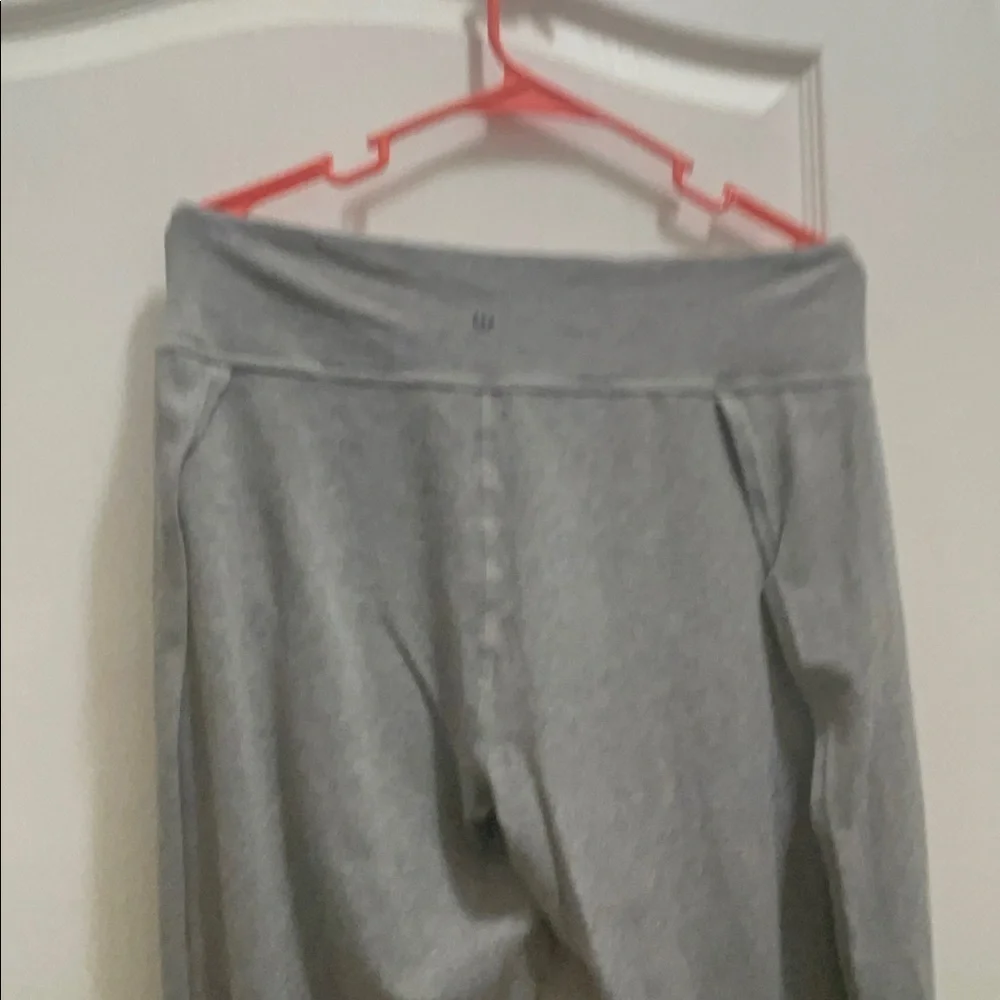 Lululemon beautiful yoga pants open two sides to be comfy when moving around.